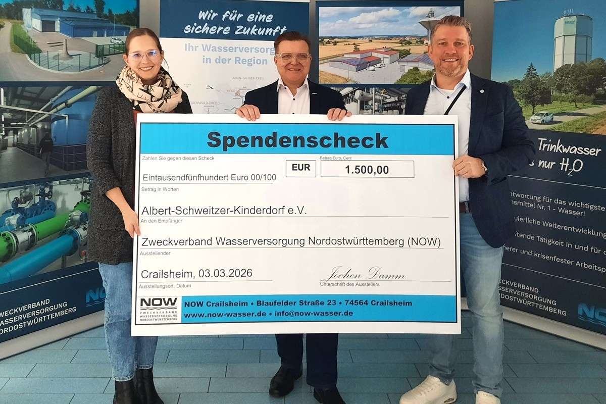 Symbolische Spendenübergabe an das Albert-Schweitzer-Kinderdorf e.V. Waldenburg Symbolische Spendenübergabe an das Albert-Schweitzer-Kinderdorf e.V. Waldenburg